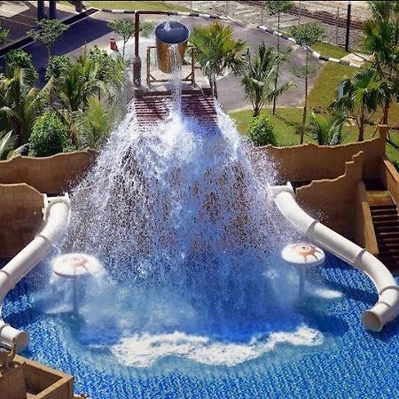 Sea View Water Theme Park At Swiss Garden Residence - 2 Bedroom Apartment Куантан Екстериор снимка